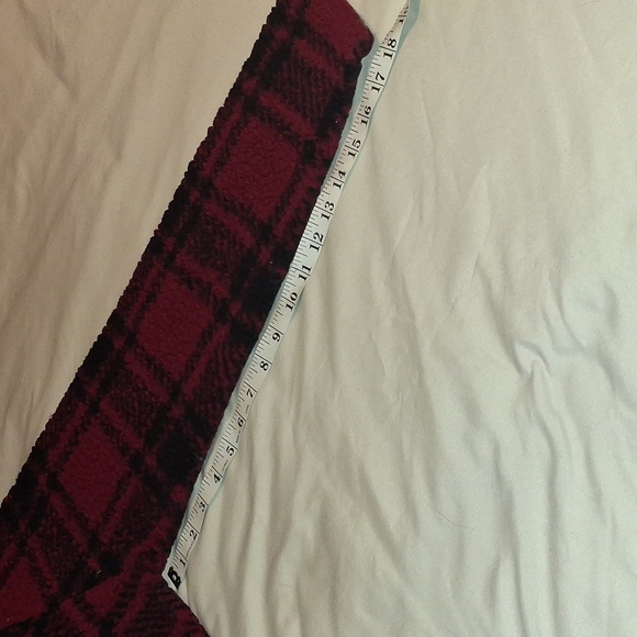 VS Pink Maroon/Raspberry And Black Sherpa Pullover - Picture 8 of 8